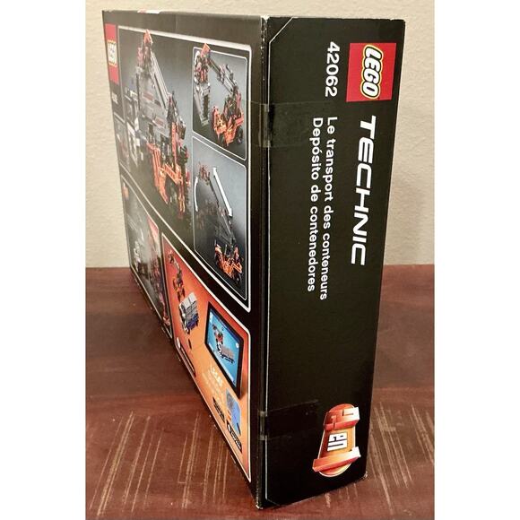 🔴SOLDLEGO TECHNIC: Container Yard (42062) 631pcs FACTORY SEALED NEW - Picture 7 of 10